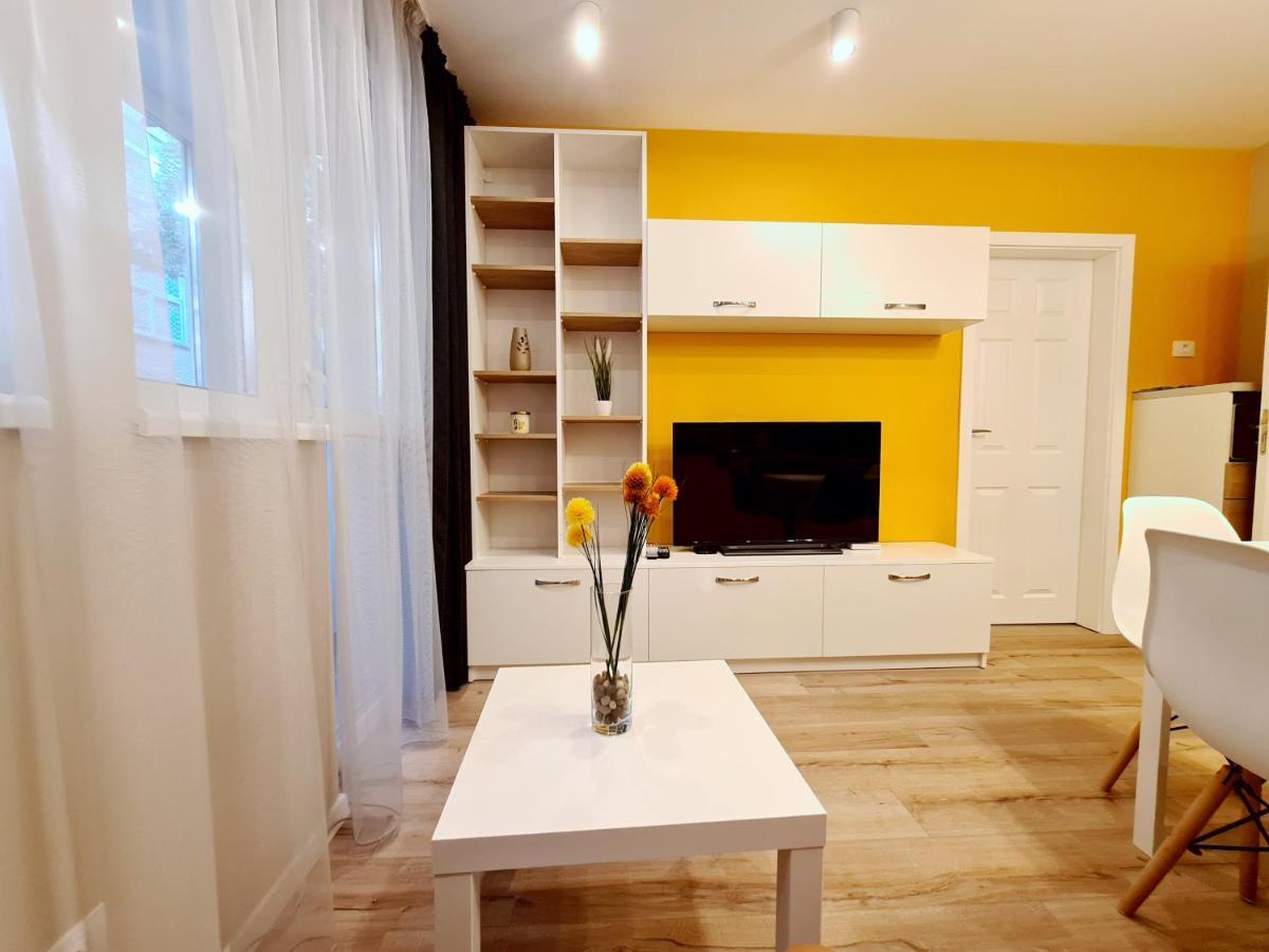 Brand New Luxury Flat In The City Center Varna Bagian luar foto