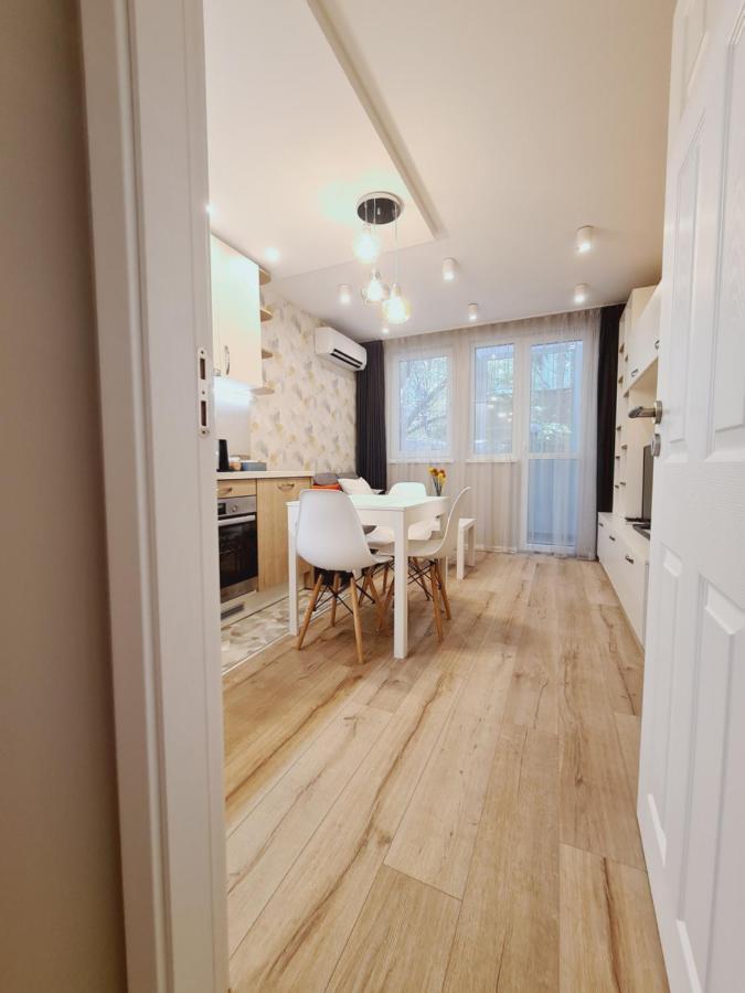 Brand New Luxury Flat In The City Center Varna Bagian luar foto